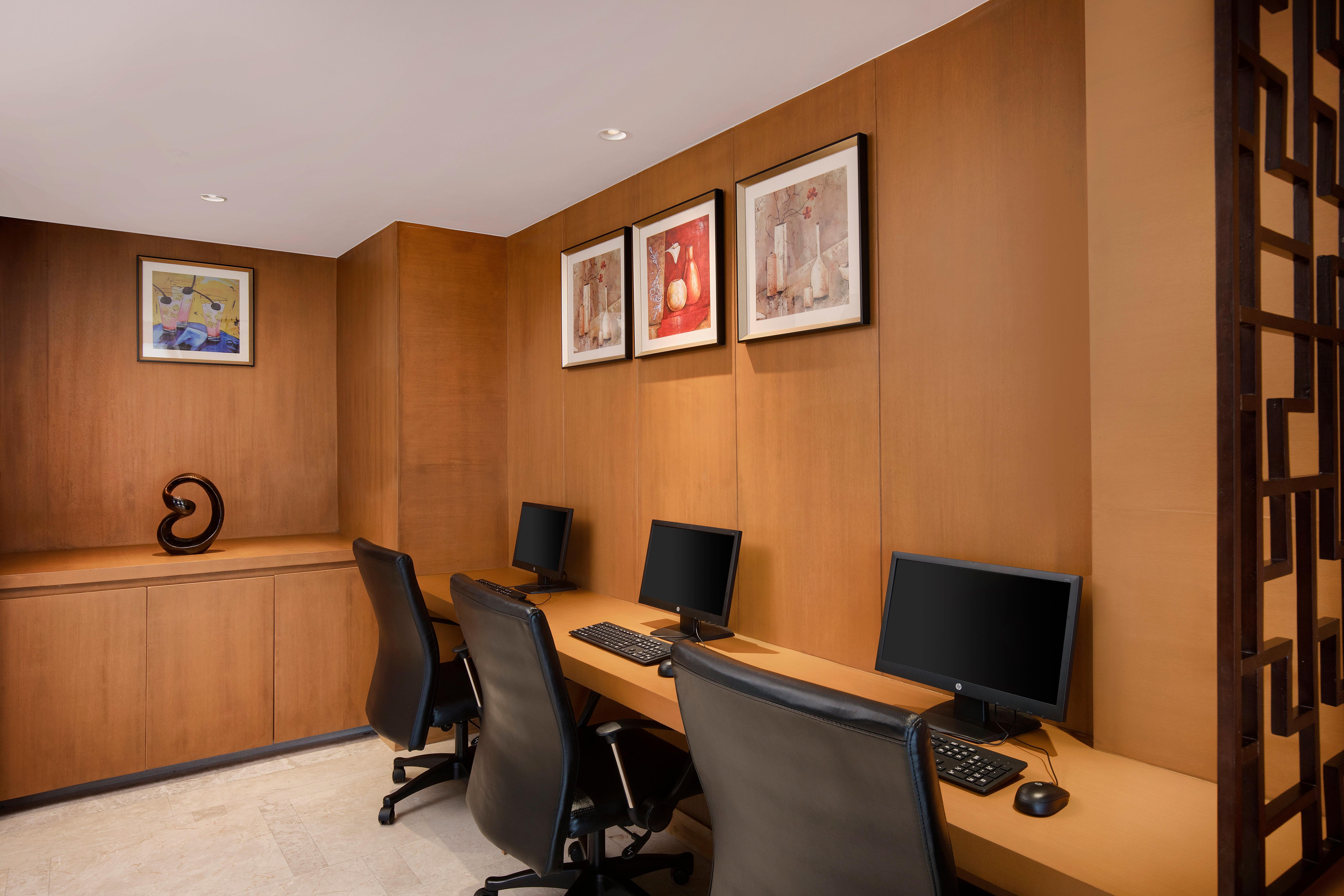 Holiday Inn Baguio City Centre, An Ihg Hotel Екстер'єр фото